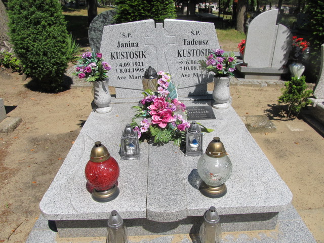 Grób Tadeusz Kustosik